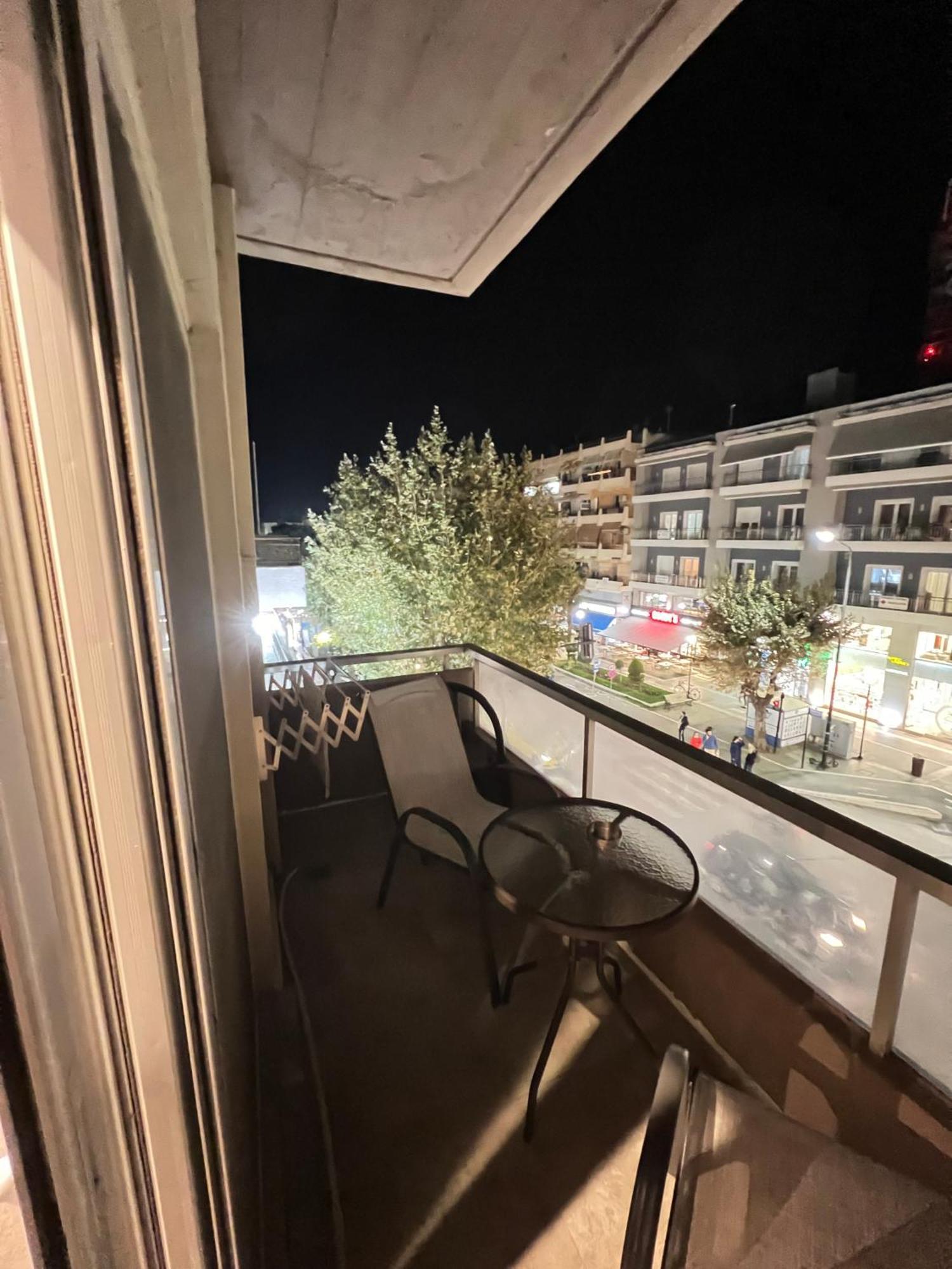 Modern Apartment In The Heart Of The City Alejandrópolis Exterior foto
