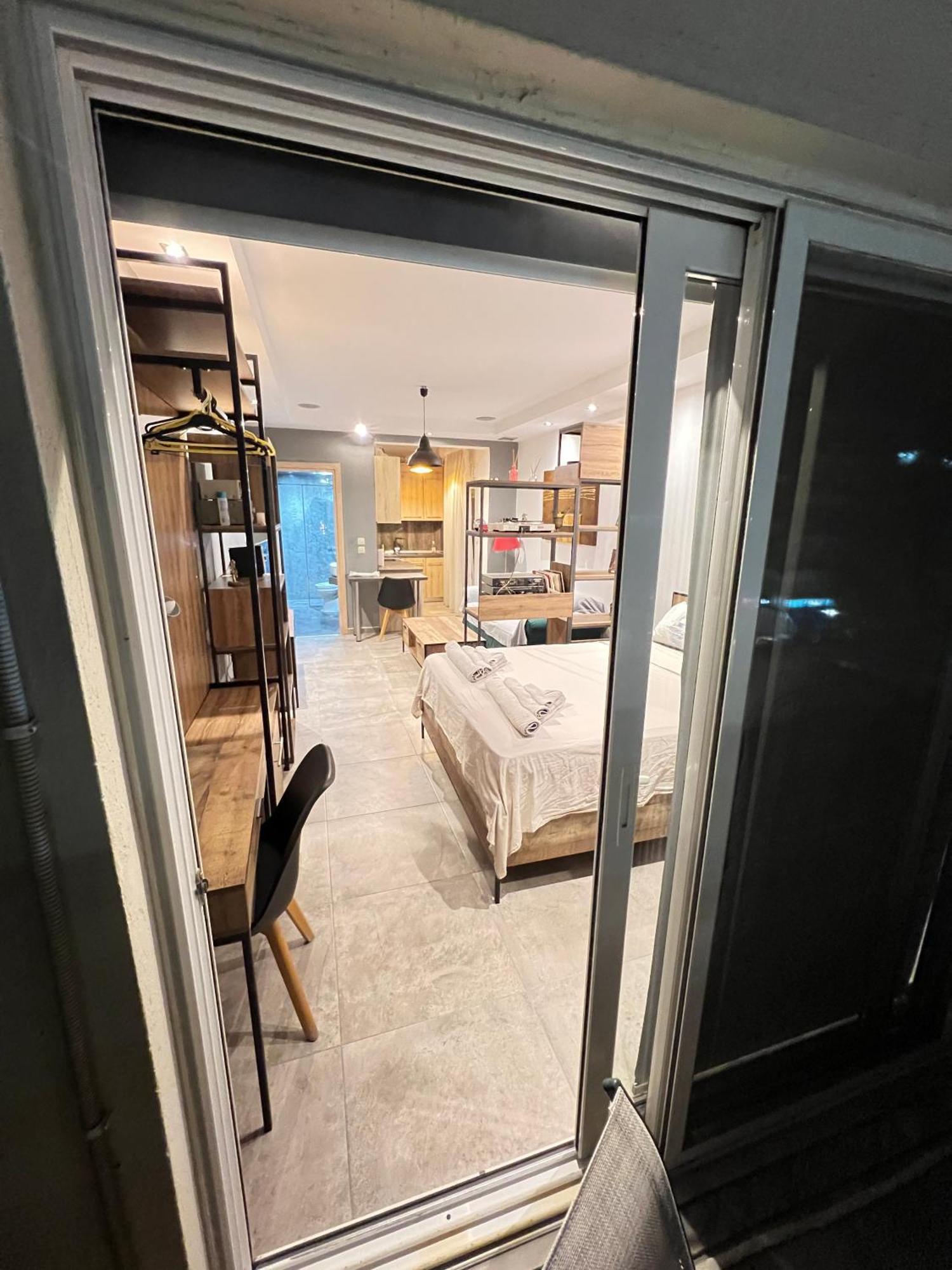 Modern Apartment In The Heart Of The City Alejandrópolis Exterior foto